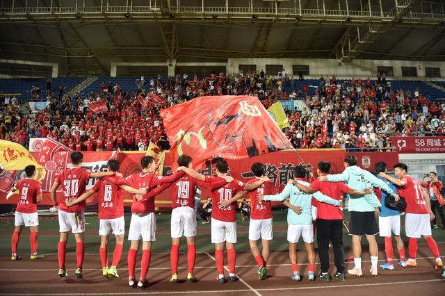 门兴格拉德巴赫3-0大胜海登海姆，町野修斗、哈里斯-塔巴科维奇破门