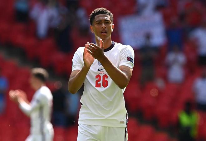 勇士球队助攻率高，全队配合默契