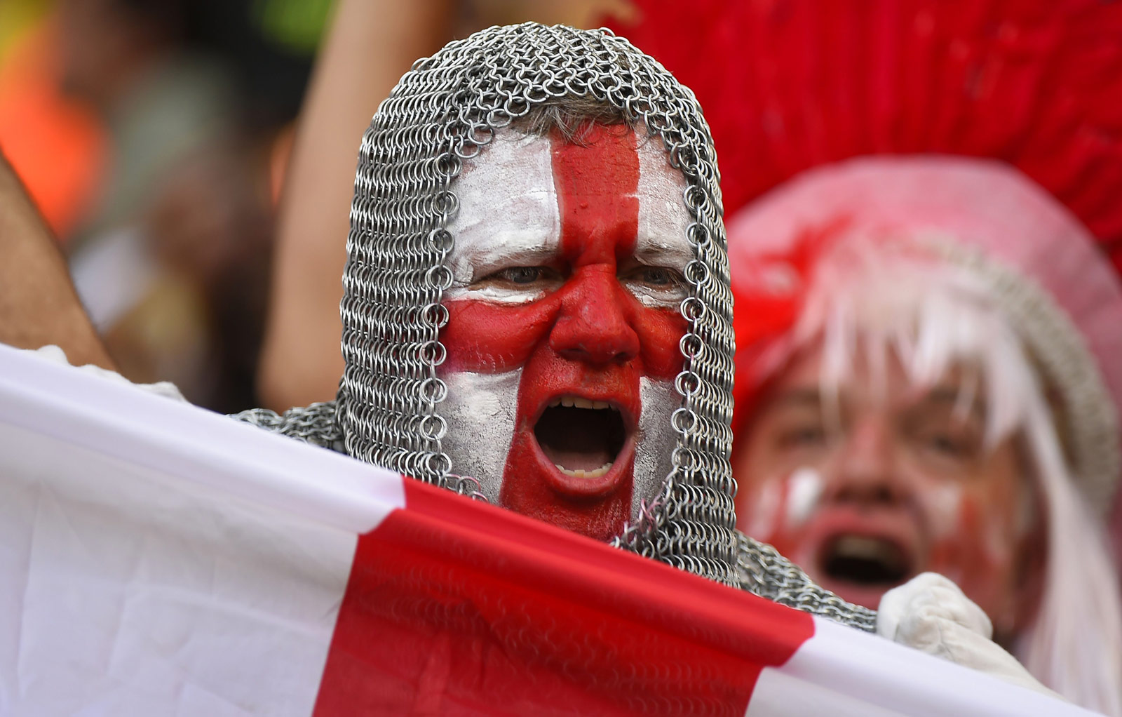 贺希宁在招笑这个赛道已经越走越远了，估计这会人设已经改不回去了