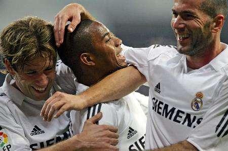 莫斯克拉在对阵小蜜蜂的比赛中伤退，阿森纳后防3人受伤